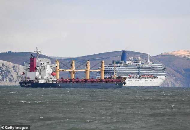 E vërteta e lajmit të portaleve shqiptare, për “rrëmbimin” e një anije në Britani nga 7 shqiptarë