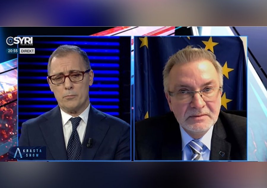 “Nuk i njeh askush në vendin e tyre”! Gahler nga “Zeni.TV” i përgjigjet Ramës duke fantazuar dhe harruar se diskutohet për vaksinimin: Rreshtimi në krah një vendi autoritar si Kina a Rusia, mund të vlejë për disa njerëz, jo për popullin “Nuk i njeh askush në vendin e tyre”! Gahler nga “Zeni.TV” i përgjigjet Ramës duke fantazuar dhe harruar se diskutohet për vaksinimin: Rreshtimi në krah një vendi autoritar si Kina a Rusia, mund të vlejë për disa njerëz, jo për popullin