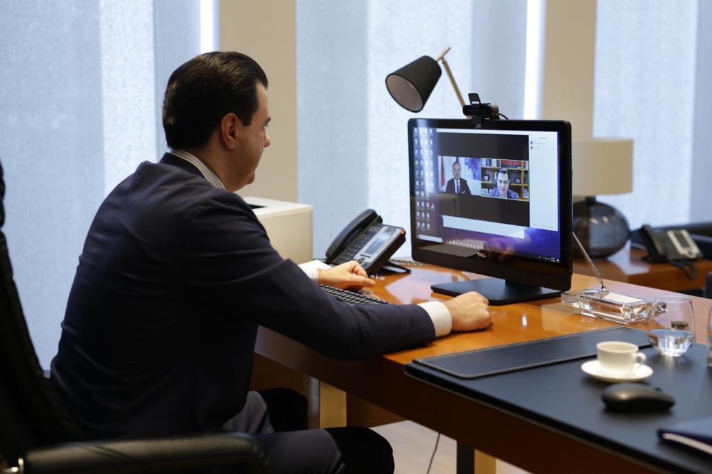 VIDEO/ Stafi izraelit merr në “qafë” Bashën, poston spotin epik me të cilin synon të rrëzojë Ramën: Pula është e thatë, kufjet nuk punojnë VIDEO/ Stafi izraelit merr në “qafë” Bashën, poston spotin epik me të cilin synon të rrëzojë Ramën: Pula është e thatë, kufjet nuk punojnë