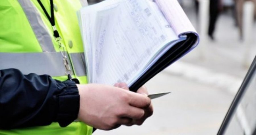 Gjobat gjatë pandemisë do të vilen nëpërmjet faturës së energjisë, 23 mijë shkelës s’kanë kontratë të energjisë Gjobat gjatë pandemisë do të vilen nëpërmjet faturës së energjisë, 23 mijë shkelës s’kanë kontratë të energjisë