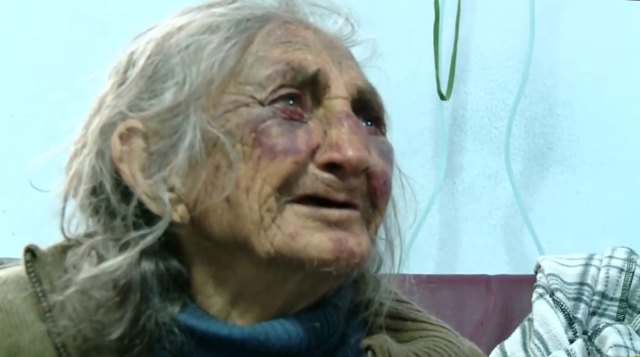 Gjyshja kallxon “nipin mostër” me lot në sy”: Më zhveshi lakuriq… më katpte gjoksin Gjyshja kallxon “nipin mostër” me lot në sy”: Më zhveshi lakuriq… më katpte gjoksin