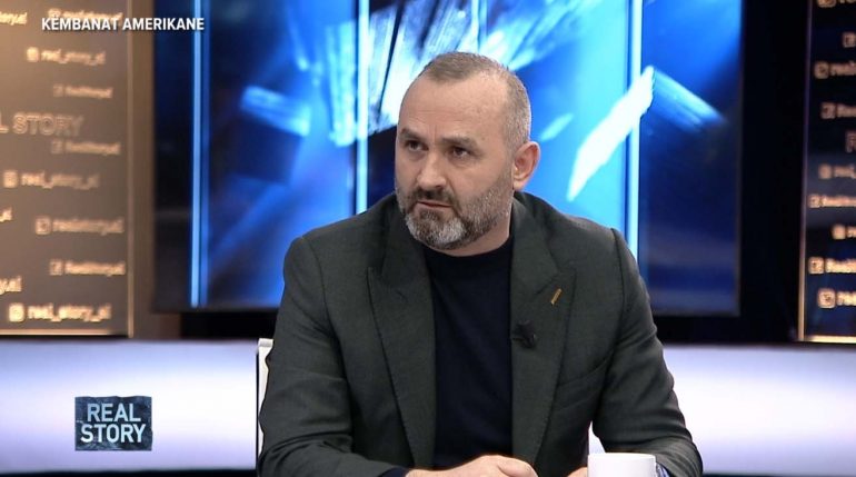 Pastërtia e kandidatëve në zgjedhje, Ulsi Manja “bukos” avokotin e SHQUP-it Daci: Jeni mbledh ju të gjithë njerëz me rekorde kriminale afër PD, do ju shohim më 25 prill S’më intimidon dot për 184 Pastërtia e kandidatëve në zgjedhje, Ulsi Manja “bukos” avokotin e SHQUP-it Daci: Jeni mbledh ju të gjithë njerëz me rekorde kriminale afër PD, do ju shohim më 25 prill S’më intimidon dot për 184