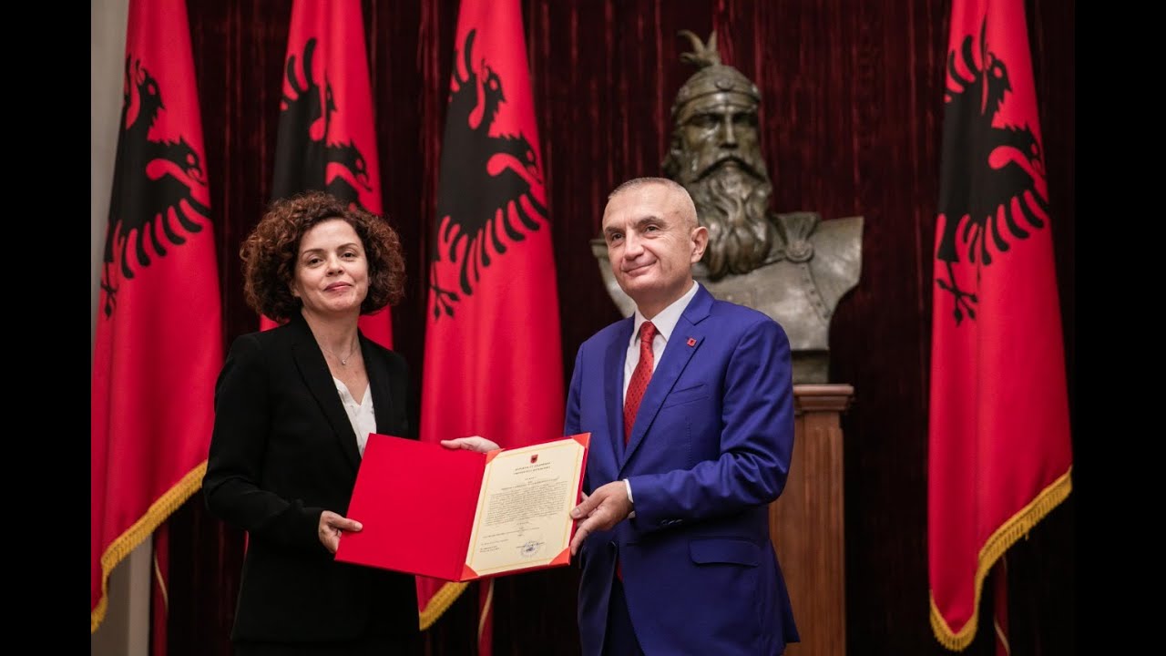 Gjyqtarja e arrestuar “peshqesh” i KLD-së së Bujar Nishanit, Berishës dhe Ilir Metës! Si i shpëtoi Enkelejda Hoxha 3 herë shkarkimit dhe me ndihmën e bashkëshortes së Alibejajt Gjyqtarja e arrestuar “peshqesh” i KLD-së së Bujar Nishanit, Berishës dhe Ilir Metës! Si i shpëtoi Enkelejda Hoxha 3 herë shkarkimit dhe me ndihmën e bashkëshortes së Alibejajt