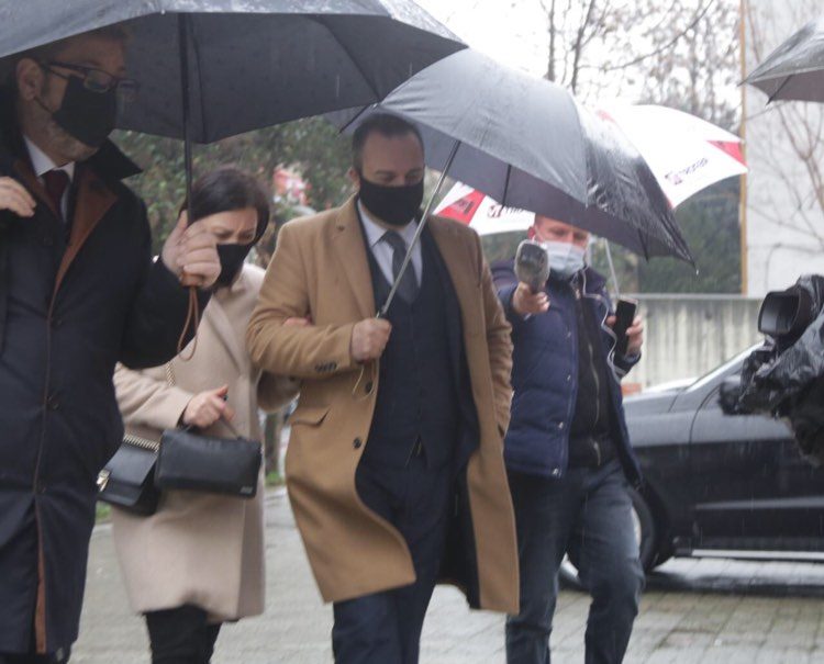 Sa “shumë viktima” ka bërë Rama! Edhe Edvini… Prifti, “viktimë” e Edvin Ramës: Jam i djathtë, demokrat, ndaj më arrestuan! Sa “shumë viktima” ka bërë Rama! Edhe Edvini… Prifti, “viktimë” e Edvin Ramës: Jam i djathtë, demokrat, ndaj më arrestuan!