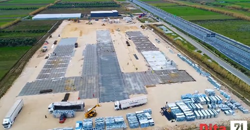 ‘Do të jetë gati për 3 muaj’! Pamjet e transformimit vetëm për 21 ditë për ndërtimin e Spitalit të Fierit, vendosen konstruksionet metalike ‘Do të jetë gati për 3 muaj’! Pamjet e transformimit vetëm për 21 ditë për ndërtimin e Spitalit të Fierit, vendosen konstruksionet metalike