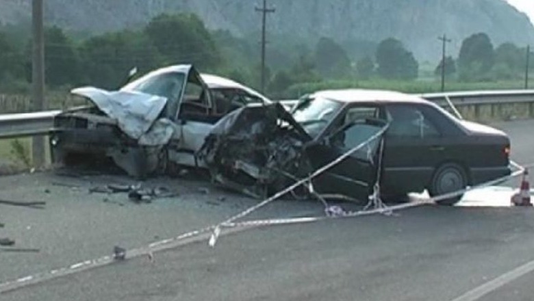 Aksident tragjik në Kodër-Kashar, makina del nga rruga, vdesin 3 pasagjerë Aksident tragjik në Kodër-Kashar, makina del nga rruga, vdesin 3 pasagjerë