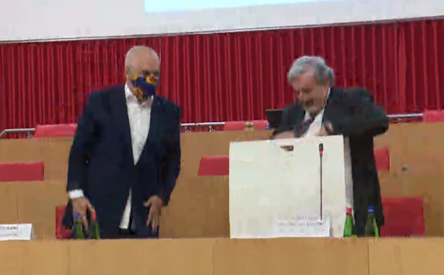 “Nuk e di nëse e meritoj! Mikëpritje befasuese, si film”: Rama mbetet i befasuar nga çmimi që merr në Itali! Kryetari i Këshillit i jep dhuratën që nuk e priste: Është i madh, në përmasat e tua! “Nuk e di nëse e meritoj! Mikëpritje befasuese, si film”: Rama mbetet i befasuar nga çmimi që merr në Itali! Kryetari i Këshillit i jep dhuratën që nuk e priste: Është i madh, në përmasat e tua!