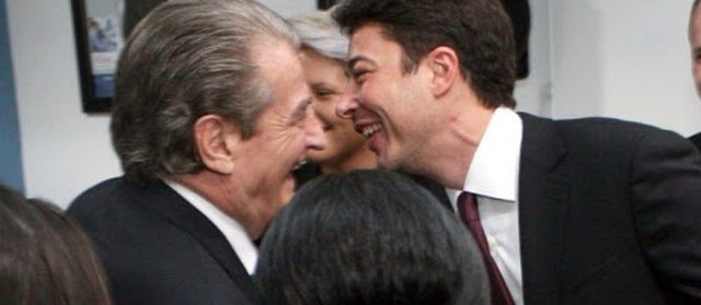 Sot 13 vite nga tragjedia e Gërdecit, publikohet dokumenti i rëndësishëm! Balla lëshon paralajmërimin e fortë: “Drejtësia amerikane konfirmoi përfshirjen dhe fajësinë e Shkëlzen dhe Sali Berishës në masakrën e…” Sot 13 vite nga tragjedia e Gërdecit, publikohet dokumenti i rëndësishëm! Balla lëshon paralajmërimin e fortë: “Drejtësia amerikane konfirmoi përfshirjen dhe fajësinë e Shkëlzen dhe Sali Berishës në masakrën e…”