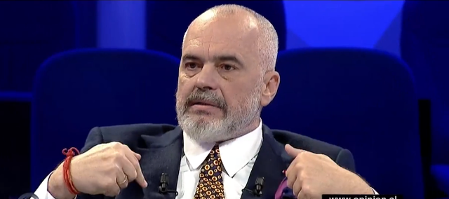 “Pusho ore, pusho”, Rama shpërthen keq për sherrin në Elbasan ndaj gazetarit: Rrugaçë që shanin me libër shpie, ja kush e nisi!