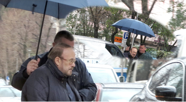 I shoqëruar me truprojë dhe me makinë super të shtrenjtë, ish kryeministri Fatos Nano nuk heq dorë nga luksi