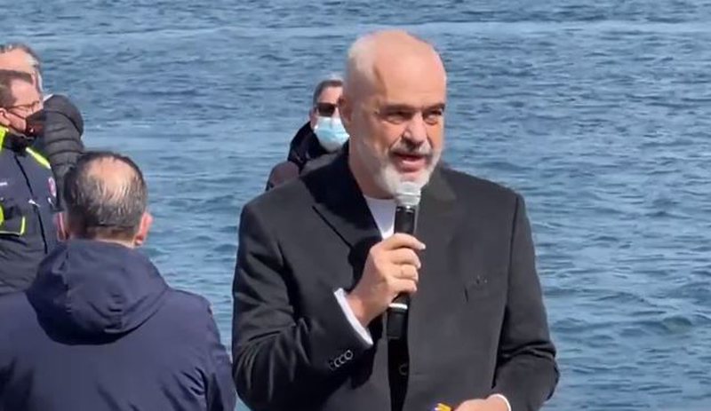 “Këtë datë ta kthejmë në vizitë të detyrueshme në Brindizi”! Pas suprizave të shumta që u përball në Itali, Rama ka edhe një kërkesë në vendin fqinjë “Këtë datë ta kthejmë në vizitë të detyrueshme në Brindizi”! Pas suprizave të shumta që u përball në Itali, Rama ka edhe një kërkesë në vendin fqinjë