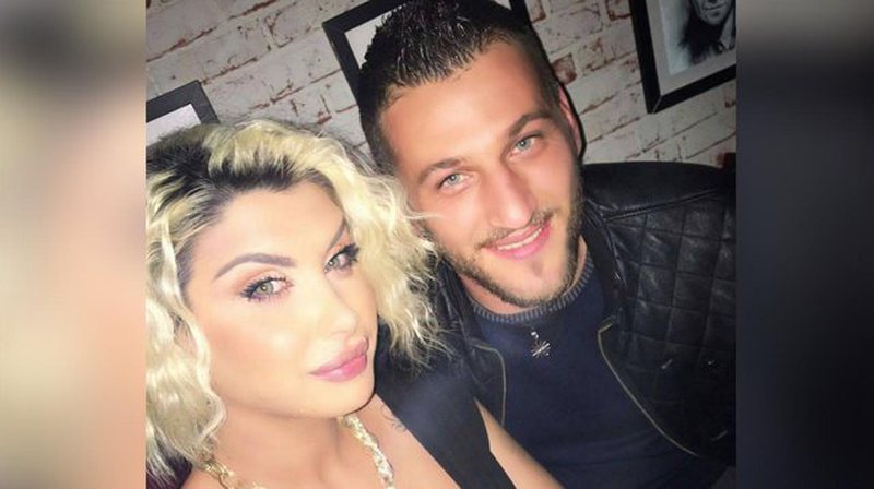 “Ajo më mbyti”! Çiljeta Xhilaga rrëfen detaje nga jeta intime me Alban Hoxhën dhe marrëdhënien e tij me djalin e saj: Të dy…