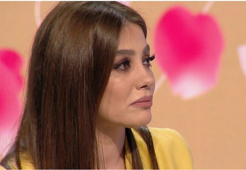 “Kam rrëmbyer fëmijën tim”! Arjola Demiri rrëfehet si asnjëherë më parë: Mes lotëve tregon momentin e saj më të vështirë pas divorcit