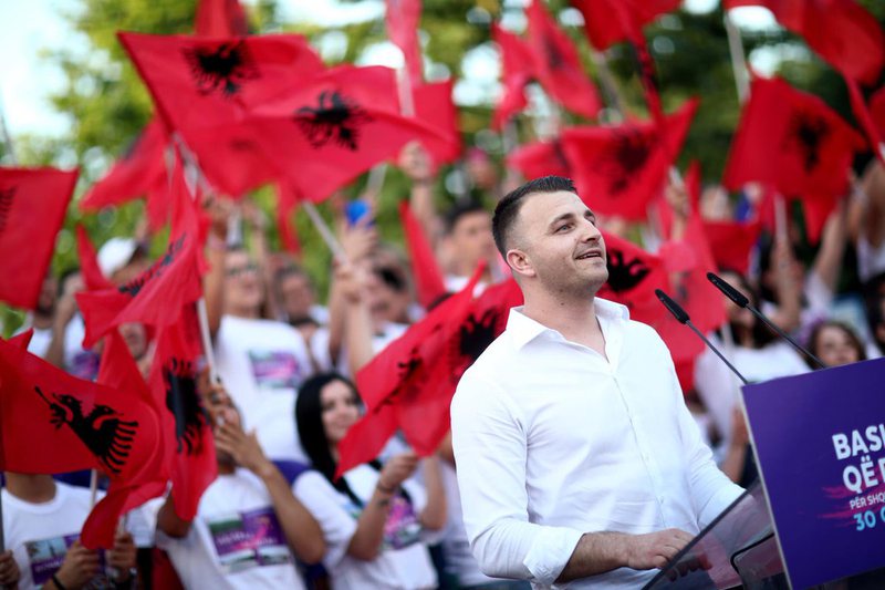 Emri i tij mungonte në listë/ Shkrimi i ndjerë i djalit të ish deputetit të vrarë: Dera e hapur nga babai im, sikurse nuk u mbyll kurrë, do jetë përherë e hapur! Kjo ishte rruga që nisi im atë Emri i tij mungonte në listë/ Shkrimi i ndjerë i djalit të ish deputetit të vrarë: Dera e hapur nga babai im, sikurse nuk u mbyll kurrë, do jetë përherë e hapur! Kjo ishte rruga që nisi im atë