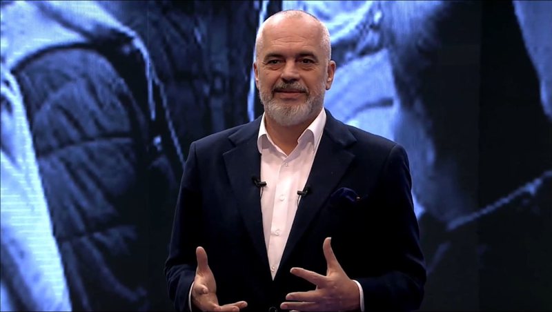 Kryeministri prezanton planin për digjitalizimin: 95% e shërbimit online, LSI batërdi në administratë, fuste militantë edhe në universitete Kryeministri prezanton planin për digjitalizimin: 95% e shërbimit online, LSI batërdi në administratë, fuste militantë edhe në universitete