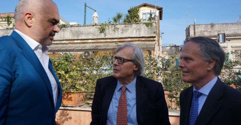 “Unë kisha Covid, tani kam kancer në …”! Miku i afërt i Ramës, politikani dhe personaliteti i njohur befason me rrëfimin e fundit: Tregon si e mësoi që vuan nga sëmundja e rëndë “Unë kisha Covid, tani kam kancer në …”! Miku i afërt i Ramës, politikani dhe personaliteti i njohur befason me rrëfimin e fundit: Tregon si e mësoi që vuan nga sëmundja e rëndë