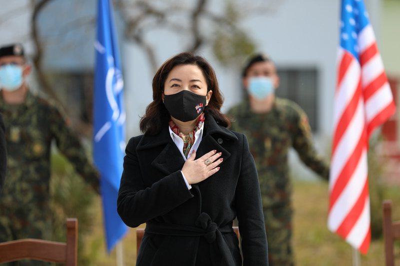 Yuri Kim kërcënon politikanët që nxisin dhunë dhe destabilizim, paralajmëron se SHBA do të ndërhyjë nëse prishen zgjedhjet Yuri Kim kërcënon politikanët që nxisin dhunë dhe destabilizim, paralajmëron se SHBA do të ndërhyjë nëse prishen zgjedhjet