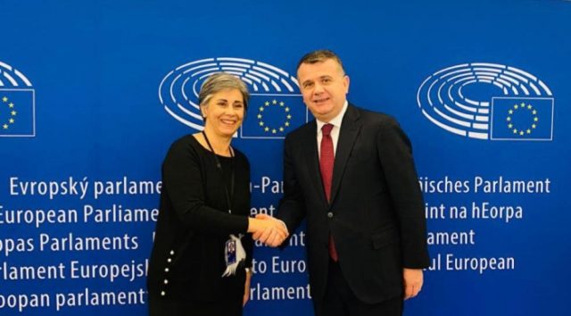 Miratohet Rezoluta në Komitetin e Politikës së Jashtme të PE! Balla bisedë telefonike me Raporteren Santos. Përgjigje ndaj Metës: Shqipëria s’ka asnjë kusht