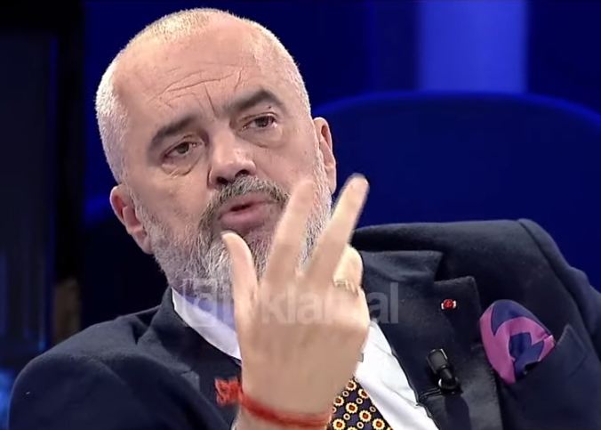 Kompleksi në Laç, Rama: Turqit janë njisha, në vjeshtë e mbarojnë! Projektet i mora duke shtrirë dorën e lypur