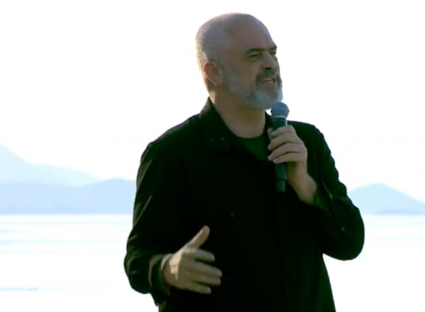 “Talebanë”! Rama: Përfaqësues të PD kishin shkuar te qendra e vaksinimit në Malësi të Madhe, donin të përzinin të moshuarit