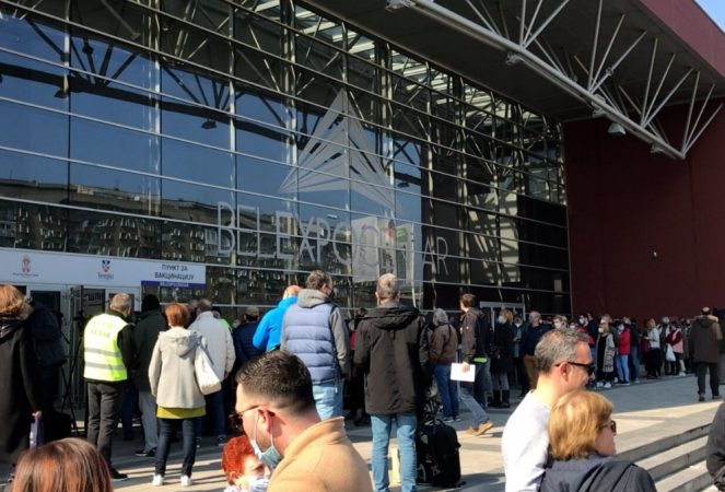 Ja si po vaksinohen përfaqësuesit e bizneseve të Ballkanit në Serbi: Marrin dozën 8 mijë biznesmenë, mes tyre dhe nga Shqipëria Ja si po vaksinohen përfaqësuesit e bizneseve të Ballkanit në Serbi: Marrin dozën 8 mijë biznesmenë, mes tyre dhe nga Shqipëria