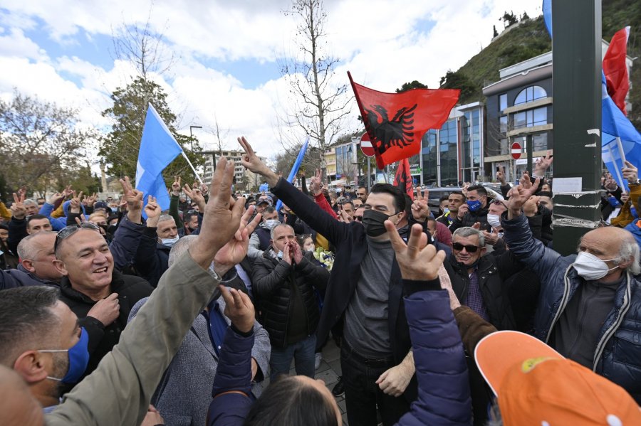 PD kërcënon me revoltë: Nuk pyesim për Covid, duam të bëjmë fushatë. Rama të mos guxojë të mbyllë vendin