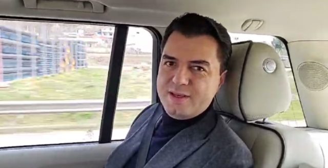 Zgjedhja e kryetarit të ri të LDK-së, Luli Basha i duket ëndërra realitet, flet si kryeministër fantazëm: Mezi po pres që të punoj me të, do e çoj bashkëpunimin para midis dy vendeve apo…dy opozitave! Zgjedhja e kryetarit të ri të LDK-së, Luli Basha i duket ëndërra realitet, flet si kryeministër fantazëm: Mezi po pres që të punoj me të, do e çoj bashkëpunimin para midis dy vendeve apo…dy opozitave!