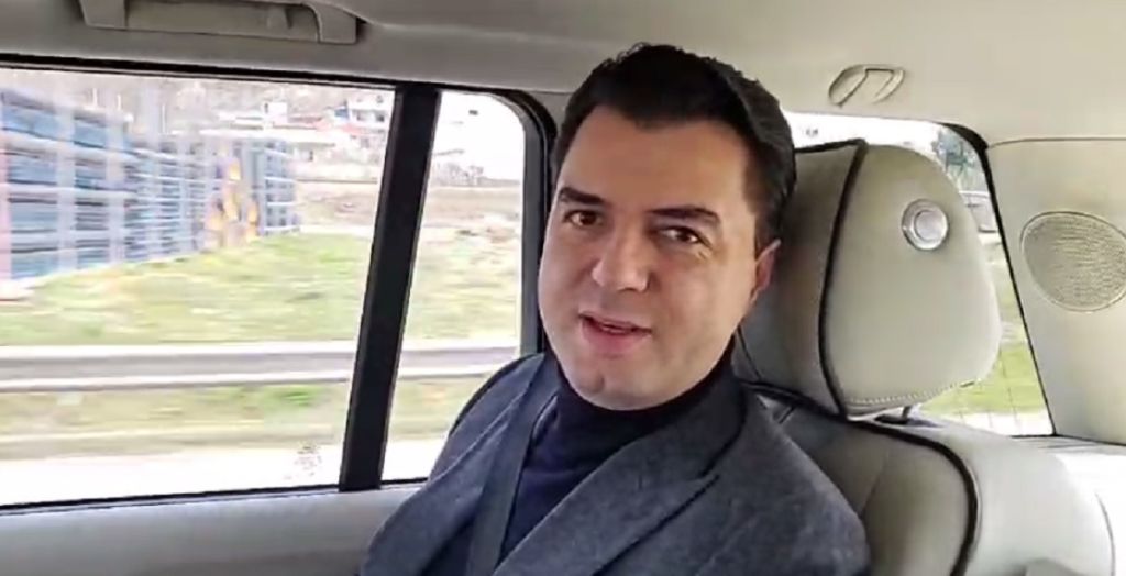 Basha kthehet në gjobaxhi i rëndomtë: Në restorantin e kryeministrisë ulen krerë bandash… por nuk thotë asnjë emër Basha kthehet në gjobaxhi i rëndomtë: Në restorantin e kryeministrisë ulen krerë bandash… por nuk thotë asnjë emër