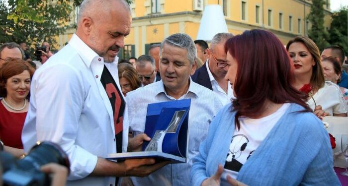 “Më vjen ta marr Ramën në telefon ta zgjidh situatën për dy javë”! Kryeministri reagon pas deklaratës së Halim Kosovës: A mund t’iu besohet?