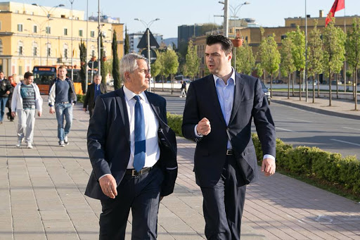 Sinqeriteti tronditës i një interviste dhe disa SMS aferash, objekt hetimi për SPAK Sinqeriteti tronditës i një interviste dhe disa SMS aferash, objekt hetimi për SPAK