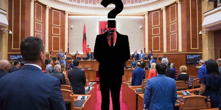 Risitë e Kuvendit të ri: 38 deputetë me tituj shkencorë, ikin ‘juristët’ dhe vijnë ekonomistët! Shumica “flenë” në Tiranë Risitë e Kuvendit të ri: 38 deputetë me tituj shkencorë, ikin ‘juristët’ dhe vijnë ekonomistët! Shumica “flenë” në Tiranë