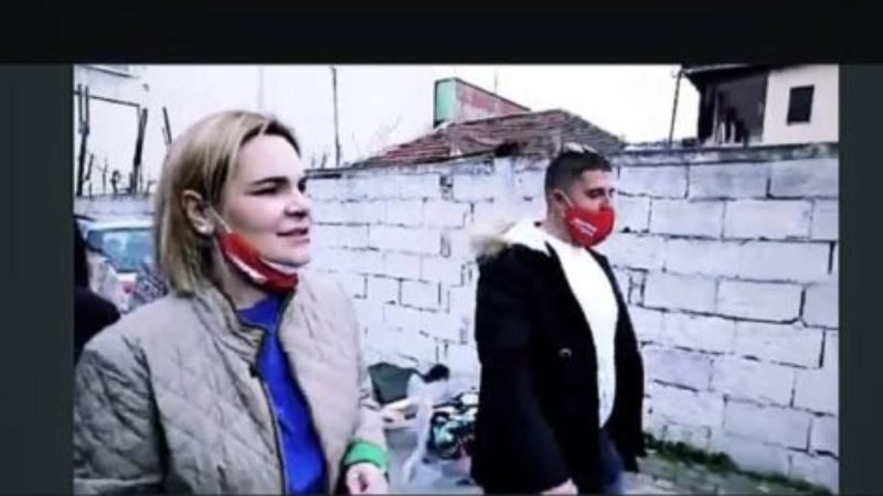 Monika Kryemadhi, fushatë në Kamëz me hajdutin ordiner të naftës së burgut Monika Kryemadhi, fushatë në Kamëz me hajdutin ordiner të naftës së burgut