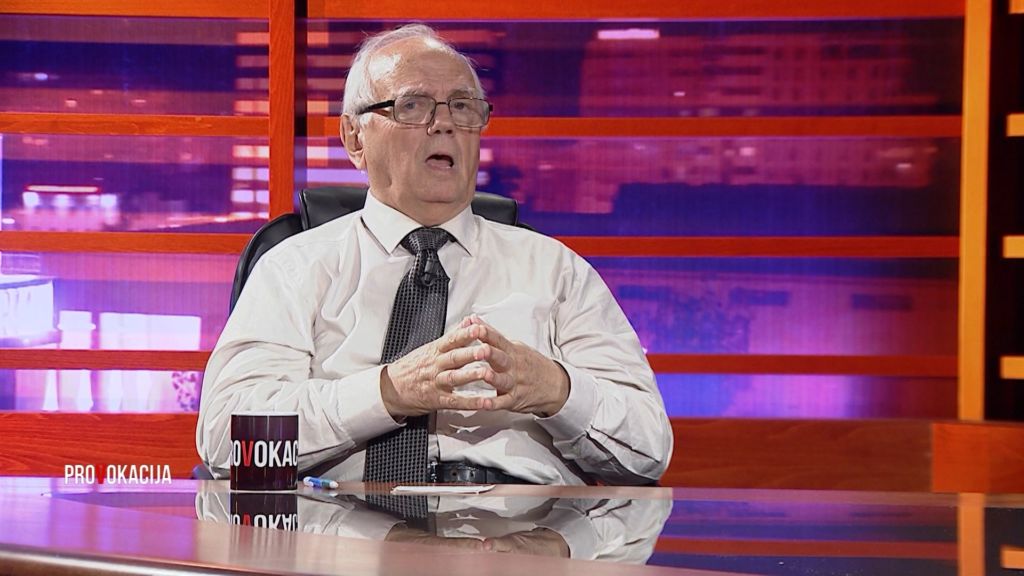 Jemi të lirë? Eja, flasim hapur: Një replikë me Bozon e Tarifën, për të “mirat” e Enverit Jemi të lirë? Eja, flasim hapur: Një replikë me Bozon e Tarifën, për të “mirat” e Enverit