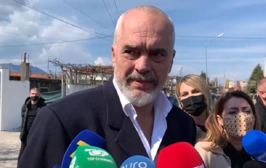 Ja çfarë thotë Rama kur e pyesin a do të pezllohet vaksinimi me Astra Zeneca Ja çfarë thotë Rama kur e pyesin a do të pezllohet vaksinimi me Astra Zeneca