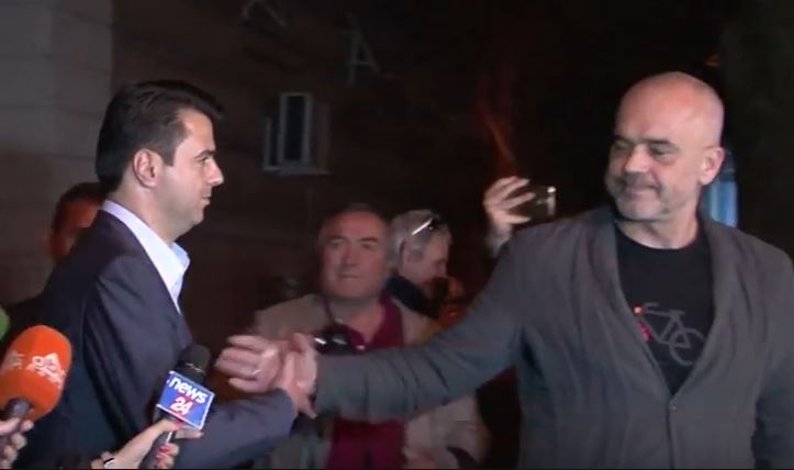 Po vjen prapë nata e “thikave të gjata” Po vjen prapë nata e “thikave të gjata”