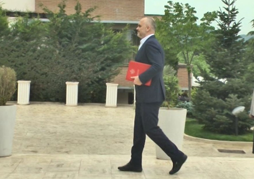 60 punët e Edi Ramës, që Lulzim Basha nuk do t’i shohë! 60 punët e Edi Ramës, që Lulzim Basha nuk do t’i shohë!