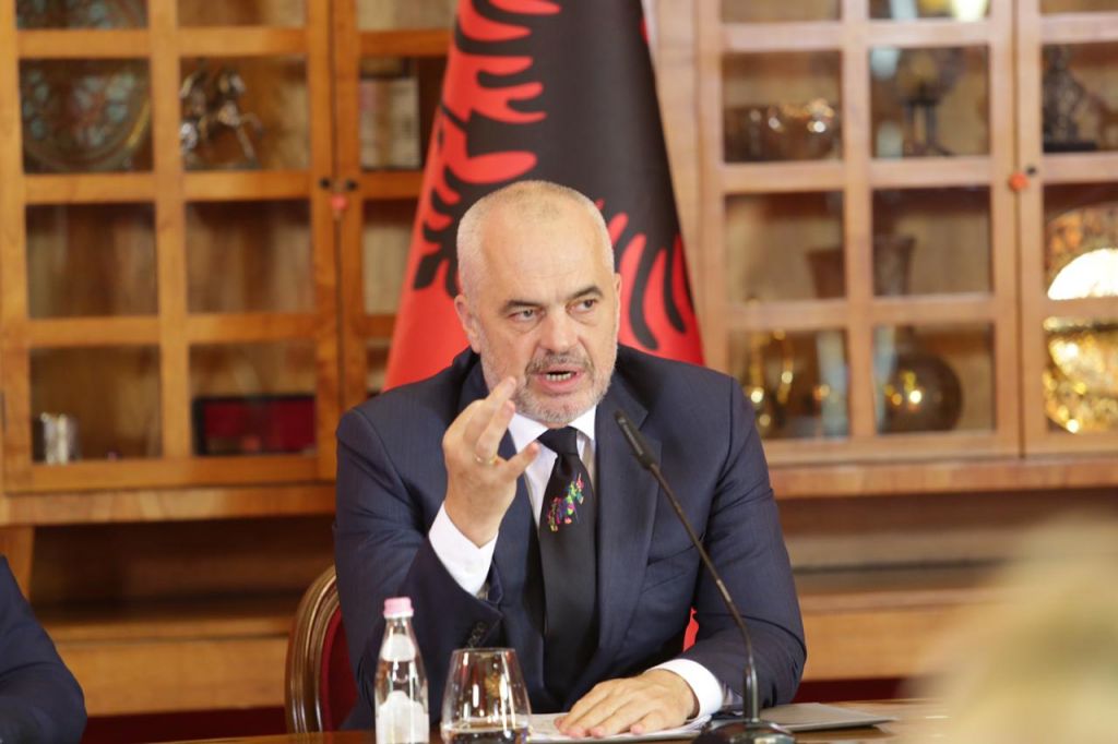 Rama ‘skanon’ drejtuesit e ‘koalicionit KÇK’: Nga Luli që lufton për humbje, Nard Ndoka profil filozofik, Tym Idrizi i doganave deri te Dashi i Rakisë… Rama ‘skanon’ drejtuesit e ‘koalicionit KÇK’: Nga Luli që lufton për humbje, Nard Ndoka profil filozofik, Tym Idrizi i doganave deri te Dashi i Rakisë…