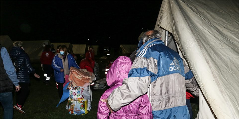 Nata e dytë e agonisë në Elassona nga termeti i dytë 5.9 Rihter: Lëkundje të vazhdueshme! Ja vlerësimet e shkencëtarëve Nata e dytë e agonisë në Elassona nga termeti i dytë 5.9 Rihter: Lëkundje të vazhdueshme! Ja vlerësimet e shkencëtarëve