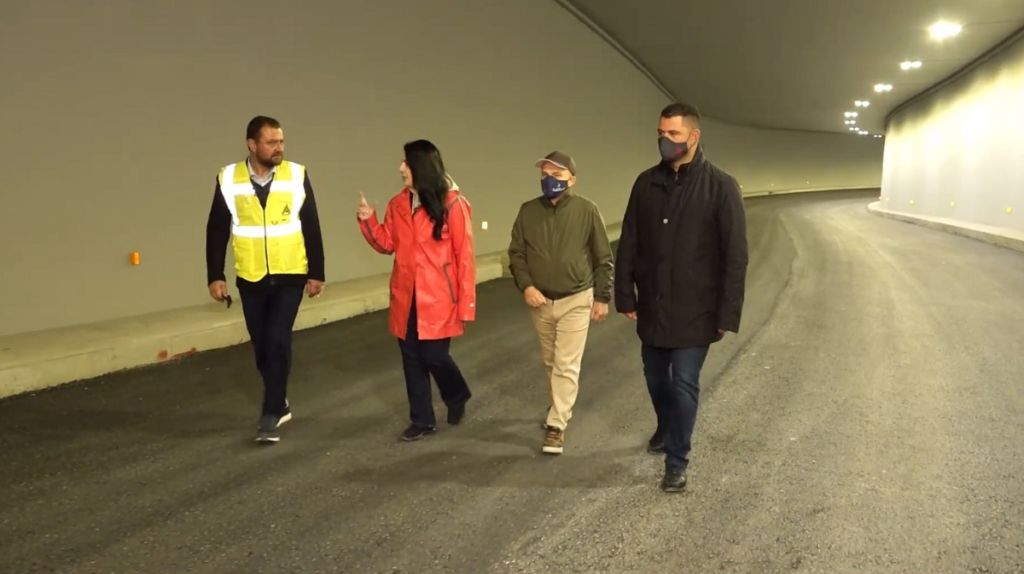 VIDEO/ Pas hapjes së tuneli Durrës-Tiranë te “Shqiponja” hapet edhe tuneli Tiranë -Durrës
