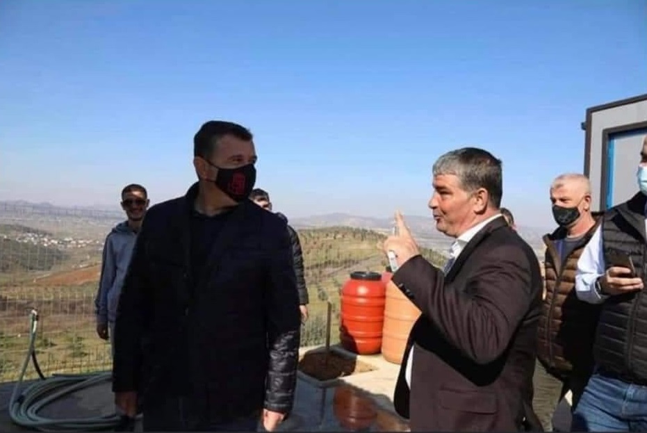 Taulant Balla fushatë me Astrit Sufalin, trafikantin në kërkim për vrasje në Itali dhe që i thyen nofullën policit Taulant Balla fushatë me Astrit Sufalin, trafikantin në kërkim për vrasje në Itali dhe që i thyen nofullën policit