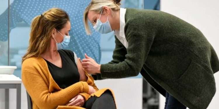 Serbia model suksesi? Ballkani shikon nga Lindja për vaksinat Serbia model suksesi? Ballkani shikon nga Lindja për vaksinat