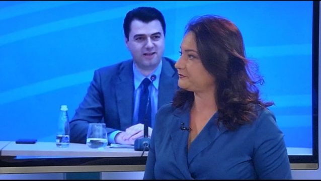 Ish anëtarja e kryesisë së PD: Skema, 300-500 mijë euro për të të bërë deputet, paratë derdhen në llogarinë bankare të kryetarit Ish anëtarja e kryesisë së PD: Skema, 300-500 mijë euro për të të bërë deputet, paratë derdhen në llogarinë bankare të kryetarit