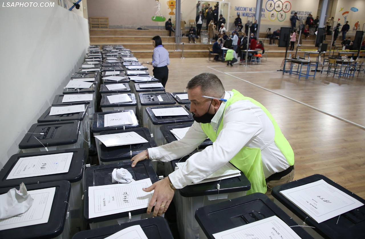 Numërohet 13% të votave në Fier, PS ruan bastionin e saj! PR rritet lehtë, LSI ‘s’duket gjëkundi’ Numërohet 13% të votave në Fier, PS ruan bastionin e saj! PR rritet lehtë, LSI ‘s’duket gjëkundi’