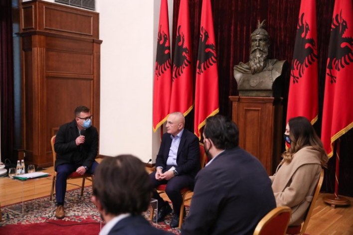 Sot pezulluan punën në Rinas, foto nga takimi i kontrollorëve të AlbControl me presidentin Meta pak ditë më parë