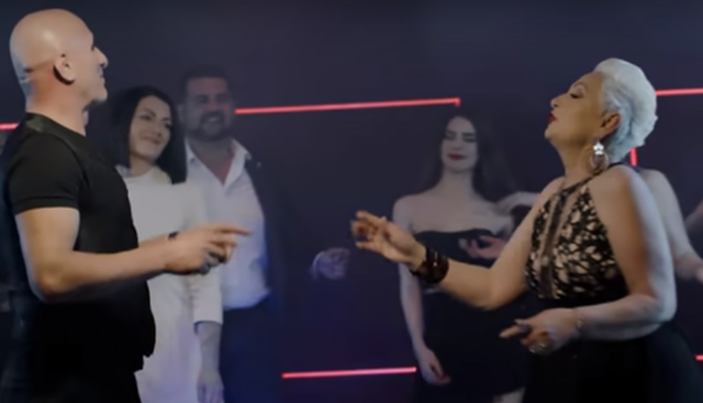 “S’ta jap”/ Kënga e konkurrentëve të “Për’puthen +40” me fjalor banal revolton keq këngëtarin dhe producentin e njohur shqiptar, i bën thirrje urgjente Edi Ramës dhe Top Channel: Degjenerimi ka kaluar kufijtë! “S’ta jap”/ Kënga e konkurrentëve të “Për’puthen +40” me fjalor banal revolton keq këngëtarin dhe producentin e njohur shqiptar, i bën thirrje urgjente Edi Ramës dhe Top Channel: Degjenerimi ka kaluar kufijtë!