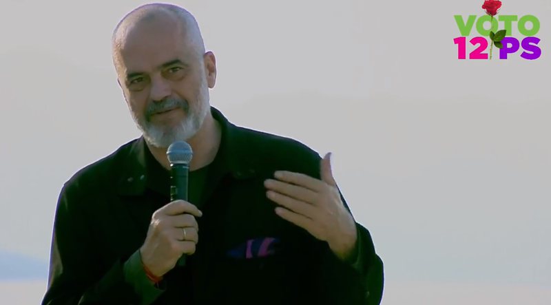 Rama shpërthen në Shkodër: Më thonë këta mua komunist. Kujt mua?! Që jam nipi i… Rama shpërthen në Shkodër: Më thonë këta mua komunist. Kujt mua?! Që jam nipi i…