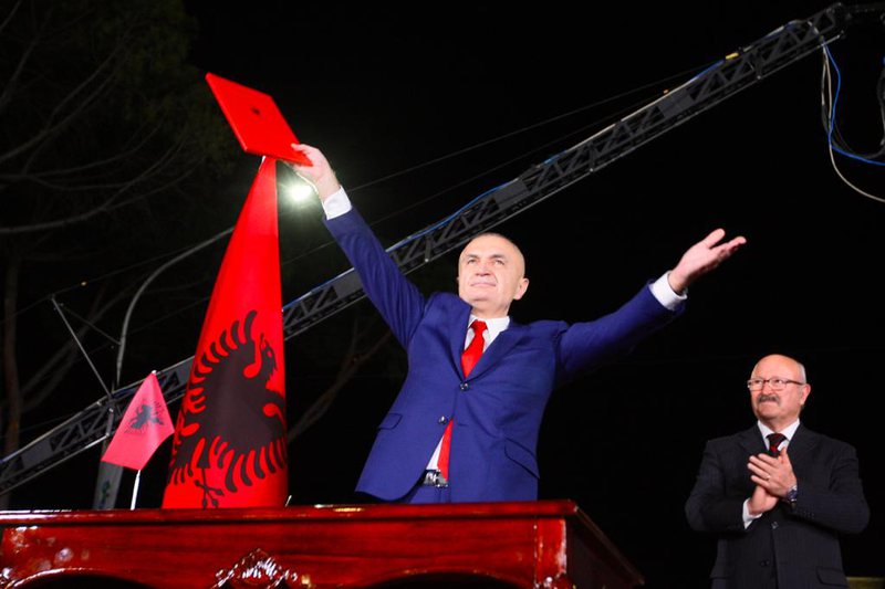 Ilir Meta nuk heq dorë nga skenarët rusë, pas dështimit me Rinasin tenton destabilizim gjatë zgjedhjeve, plane për kaos e dhunë nëse fiton PS Ilir Meta nuk heq dorë nga skenarët rusë, pas dështimit me Rinasin tenton destabilizim gjatë zgjedhjeve, plane për kaos e dhunë nëse fiton PS