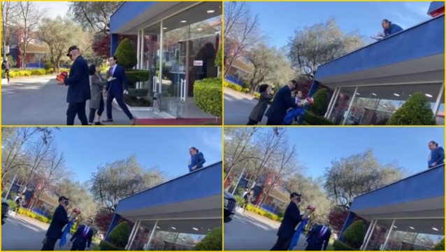 VIDEO/ Rama ngre nga toka flamurin e PD-së, përballet me demokratin e flaktë që i varet nga ballkoni: O Sandër, futu brenda!