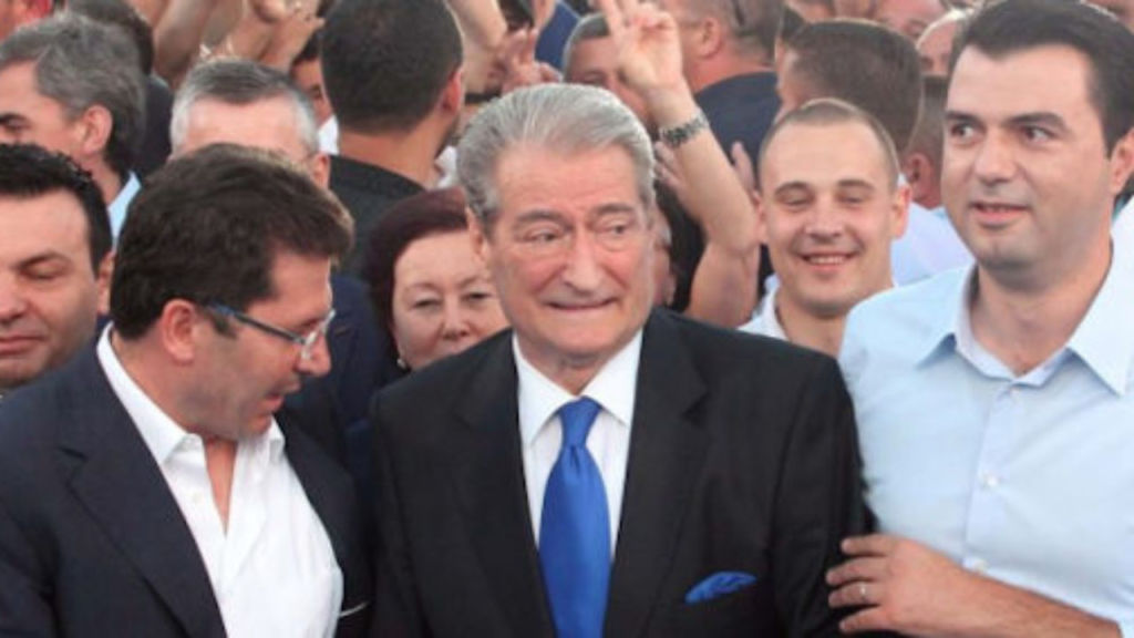 Endërrat janë pa lek: Mediu do një karrige ministrore pas “fitores” dhe sfidon Lulin për rrenën e fundit…”asnjë ish-ministër në qeveri” Endërrat janë pa lek: Mediu do një karrige ministrore pas “fitores” dhe sfidon Lulin për rrenën e fundit…”asnjë ish-ministër në qeveri”