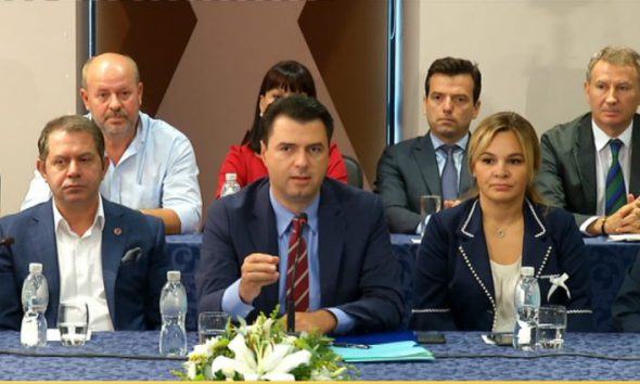 Janë akoma  “nokdaun”! PD e LSI kërkojnë rinumërim: Në fakt po rinumërohen me kandidatët qendër për qendër!